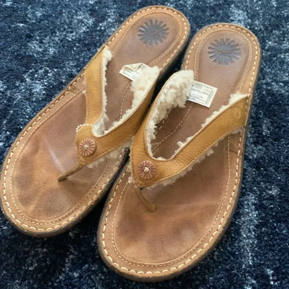 Ugg Hamoa Sheepskin Thong Sandals
